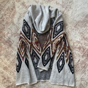 Geometric Patterned Gray Sweater